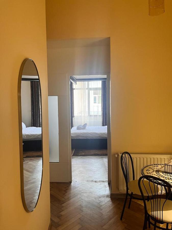 Urban Central Apartments Brasov Bagian luar foto