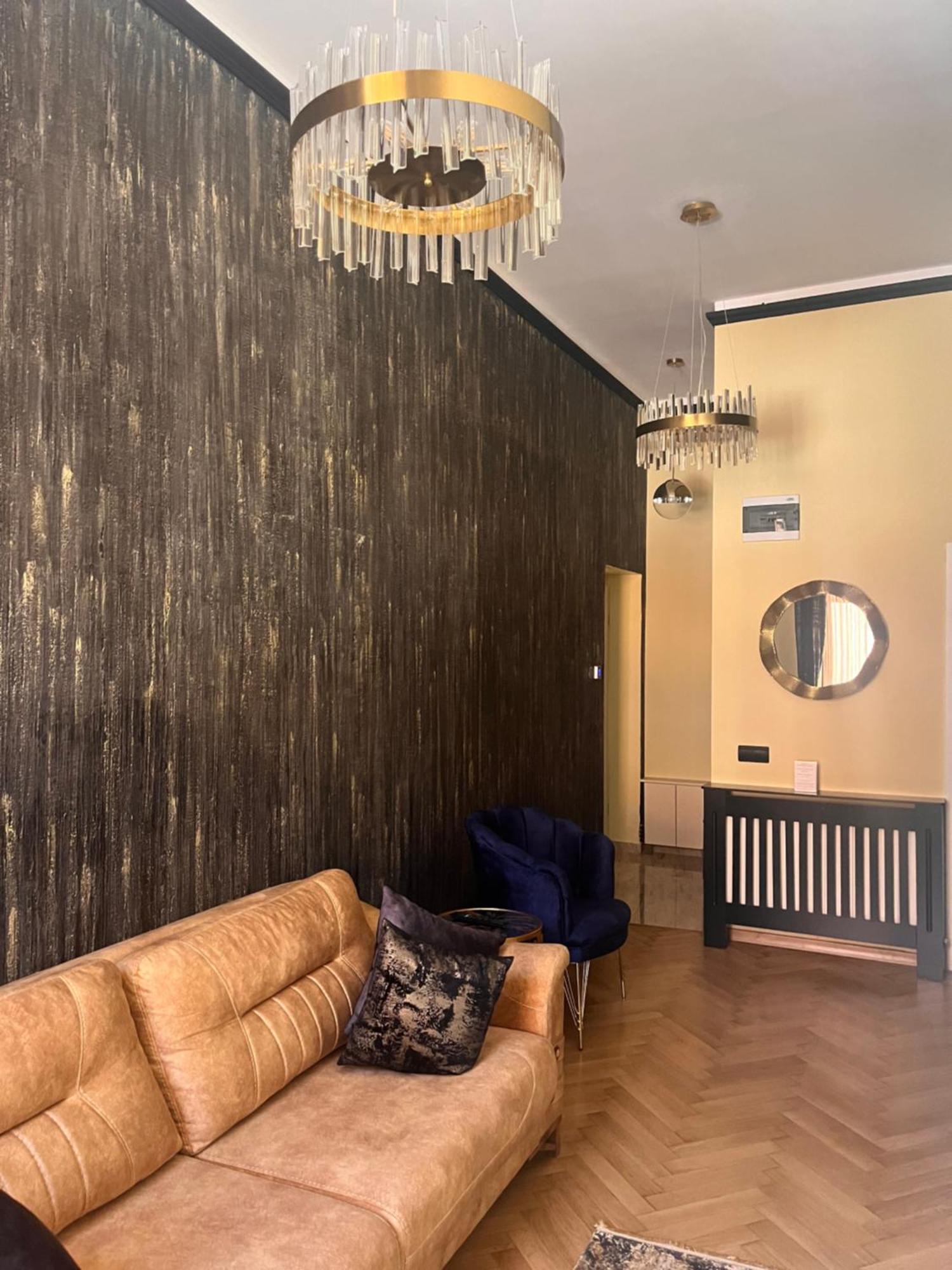 Urban Central Apartments Brasov Bagian luar foto